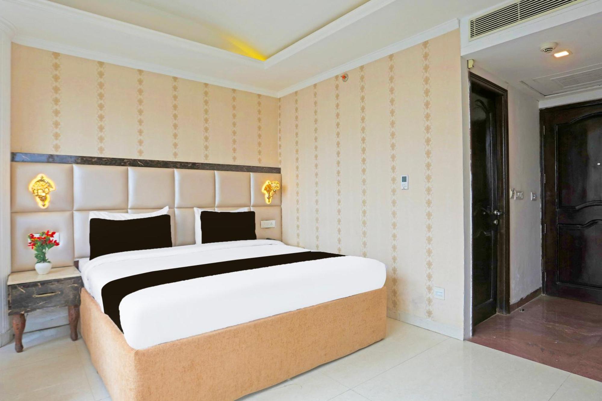 Super Townhouse Oak Dharamshala Near Maximus Mall Ngoại thất bức ảnh