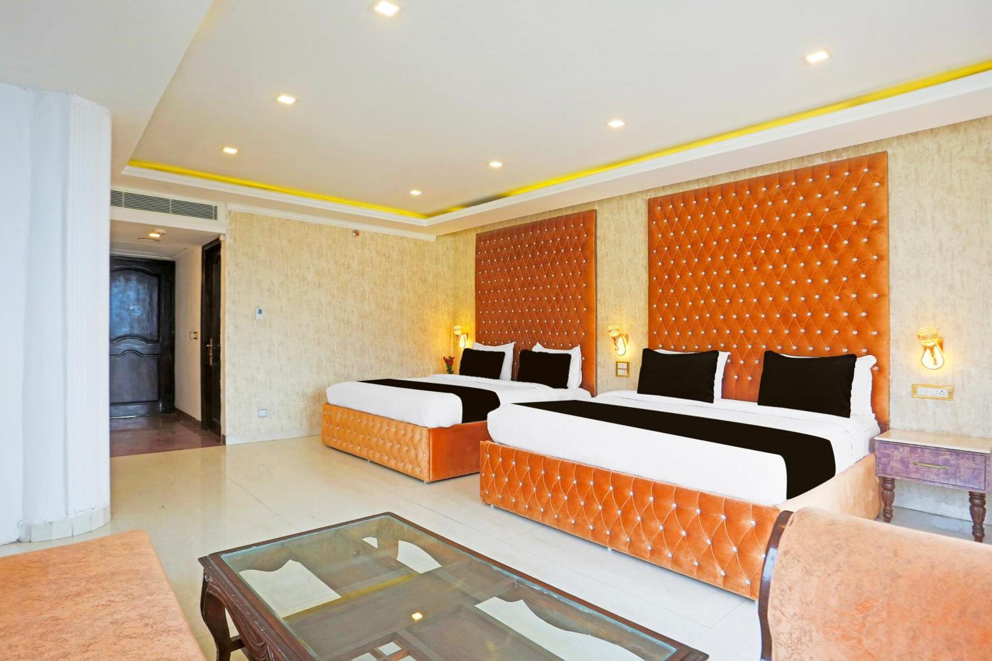 Super Townhouse Oak Dharamshala Near Maximus Mall Ngoại thất bức ảnh